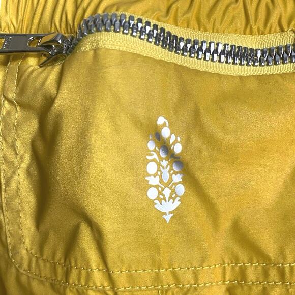 NEW $68 Free People FP Movement Moonlight Reflective Running Shorts Yellow SZ S - Picture 8 of 13